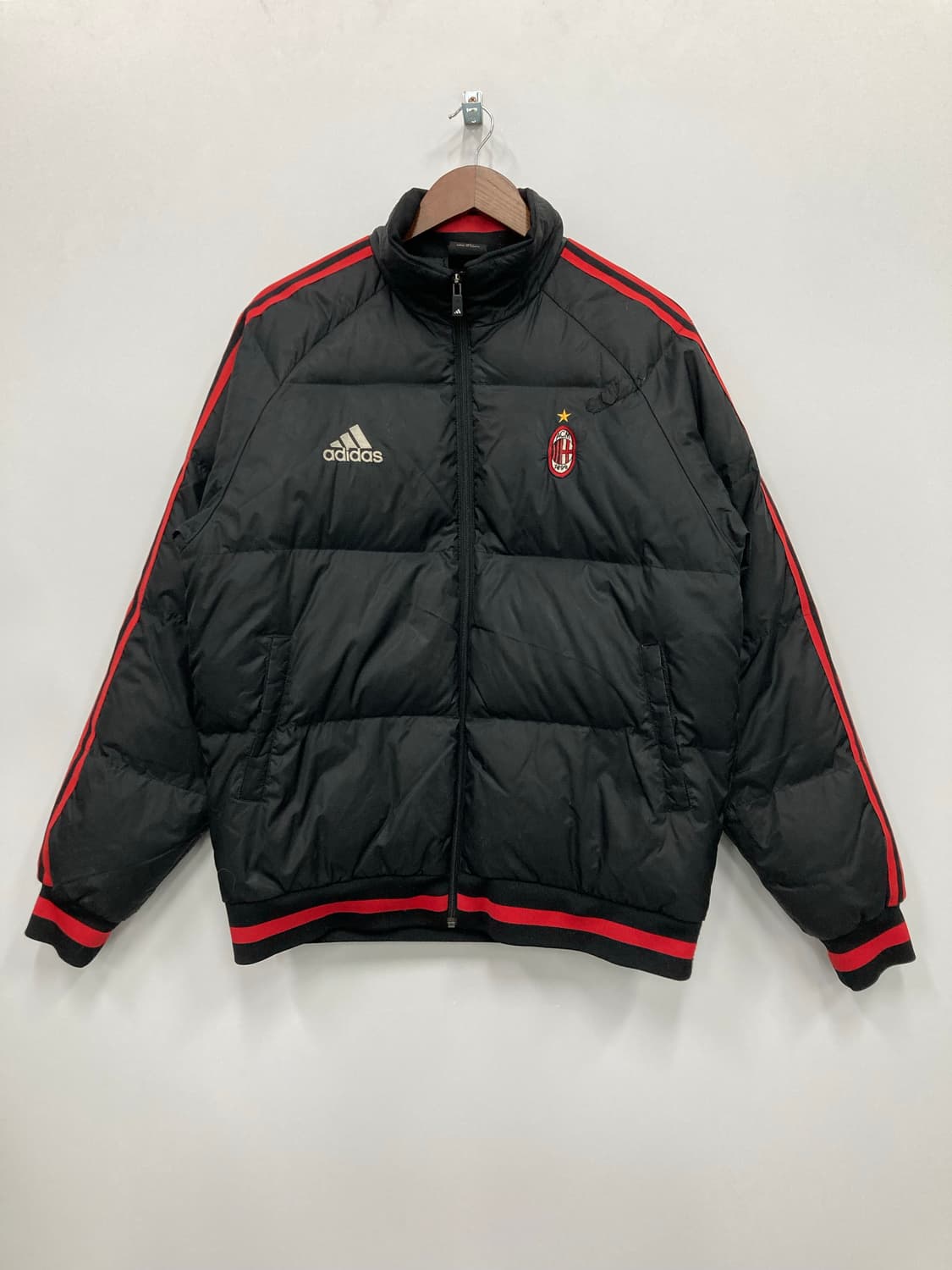 아디다스 시보리 자수 프린팅 패딩 상품이미지1