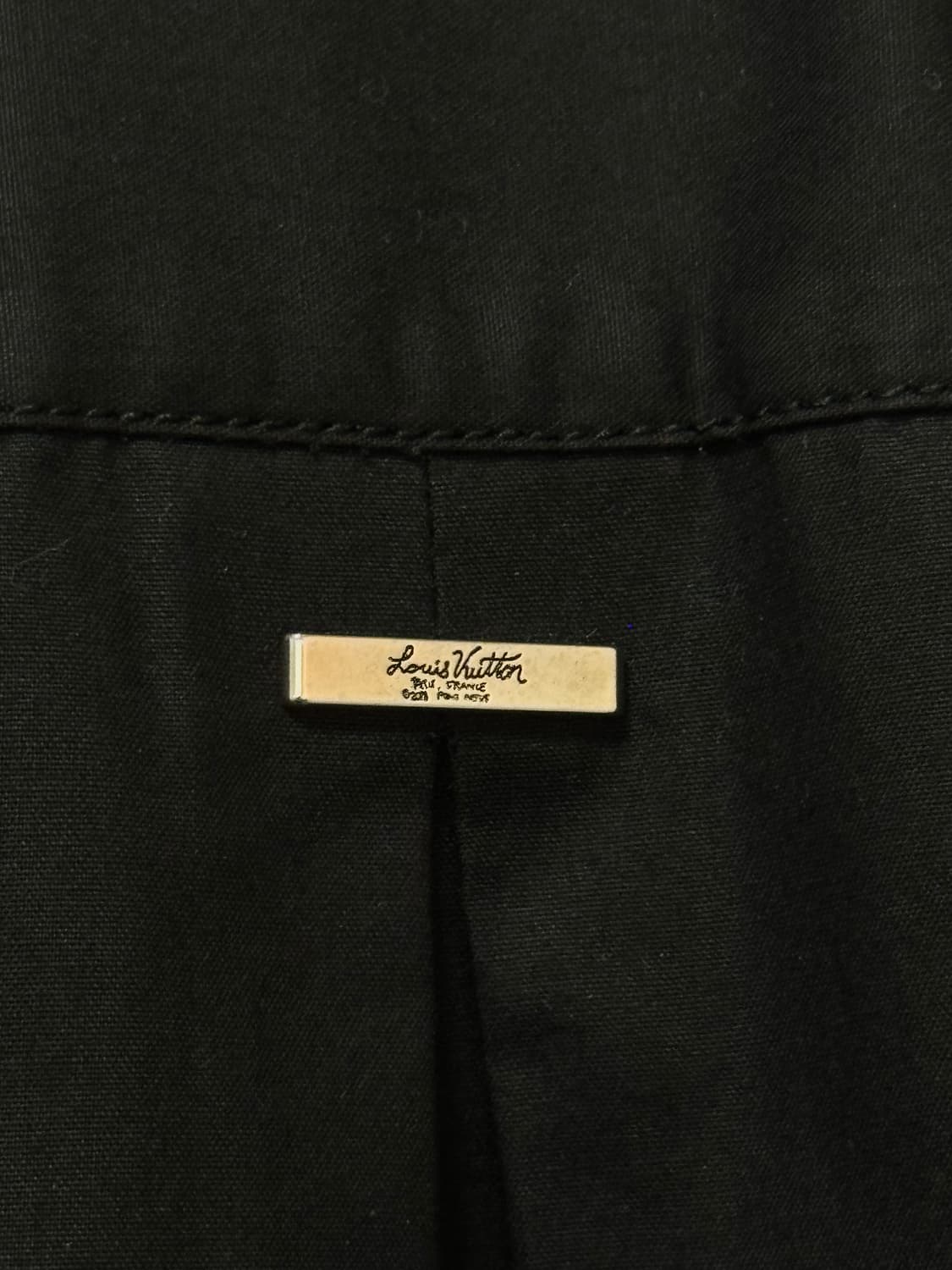 루이비통 LV 1A5CU9 멀티포켓 유틸리티 셔츠 XL / A급 상품이미지5