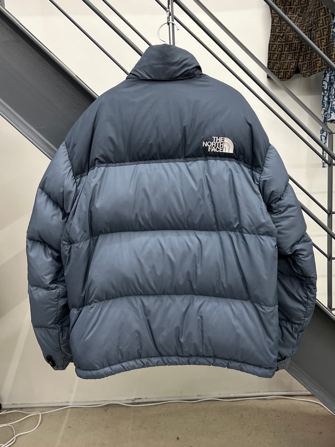 노스페이스 700 애쉬블루 눕시 패딩 상품이미지4