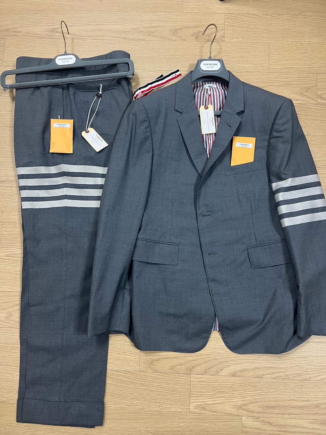 24fw 톰브라운 120수 미드그레이 셋업정장 3,2 (새상품급) 상품이미지1