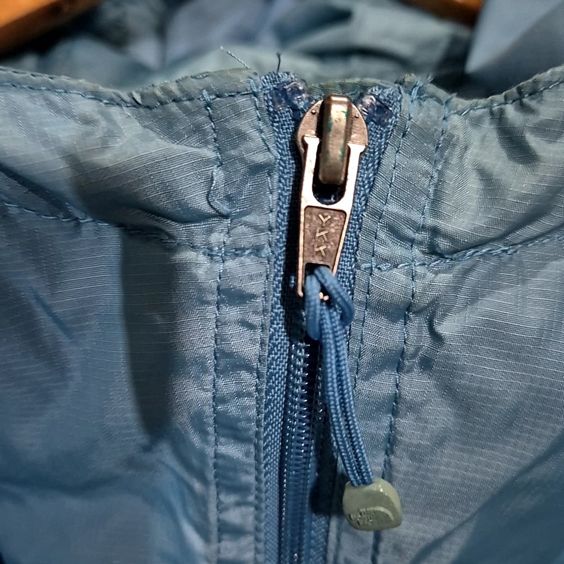 노스페이스 경량 후드 바람막이 상품이미지4