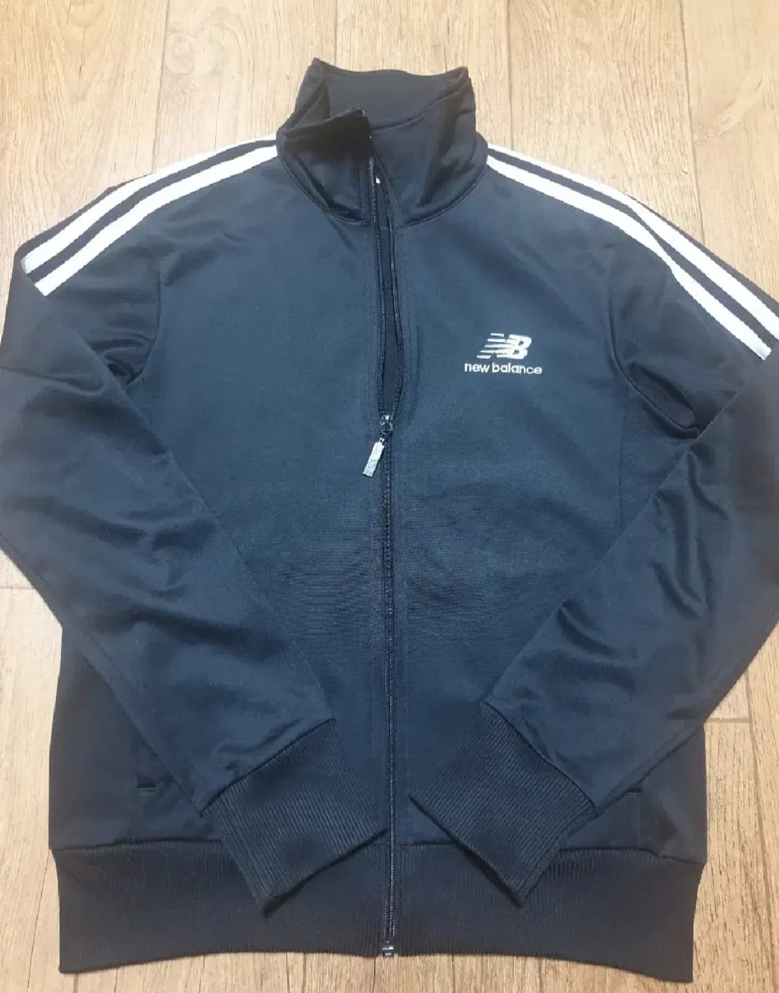 뉴발란스 운동복 집업 90 사이즈입니다 상품이미지2