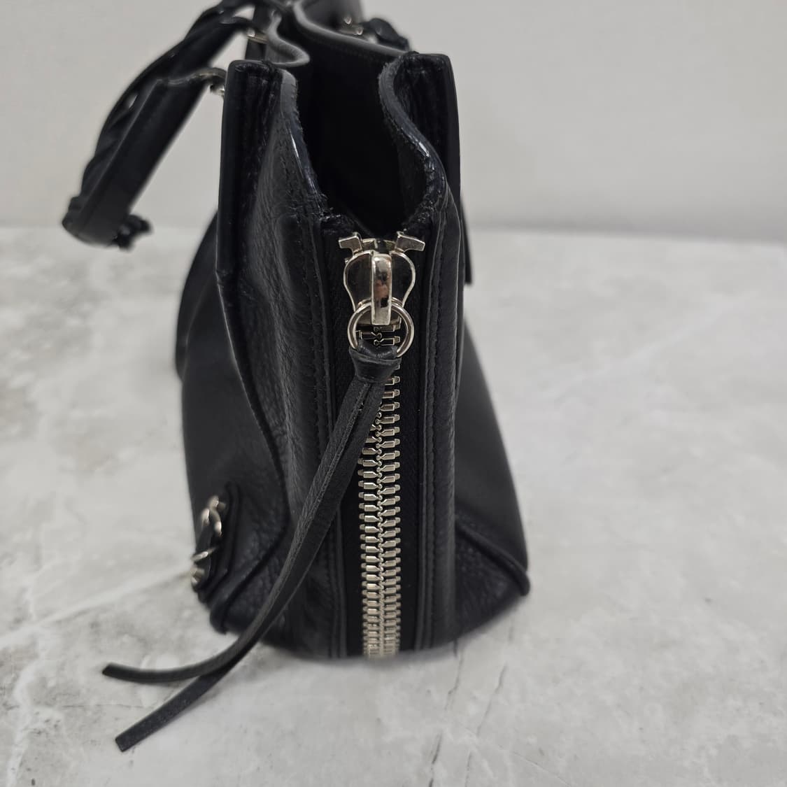 발렌시아가 파피에르 a6 토트백 판매 상품이미지7