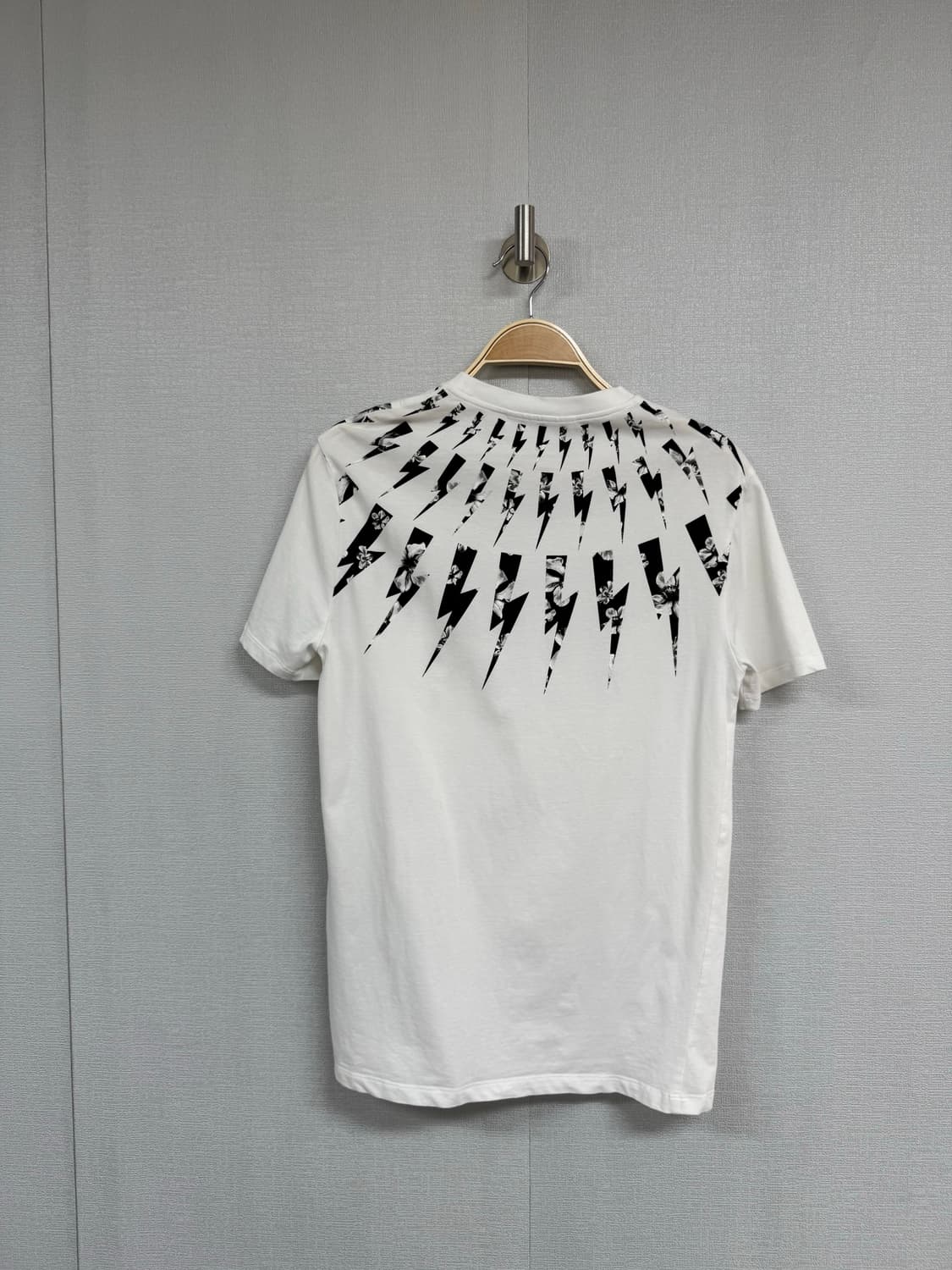 닐바렛 플라워 반팔 티셔츠 상품이미지3