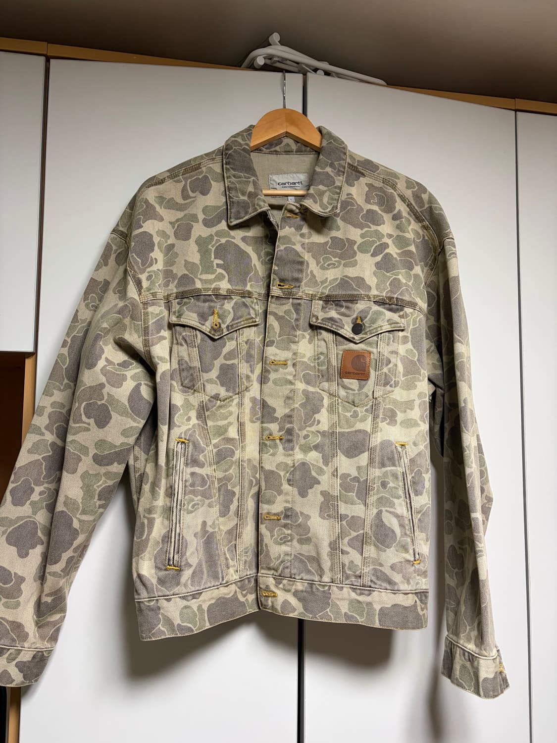 칼하트윕 카모 트러커 자켓 상품이미지1