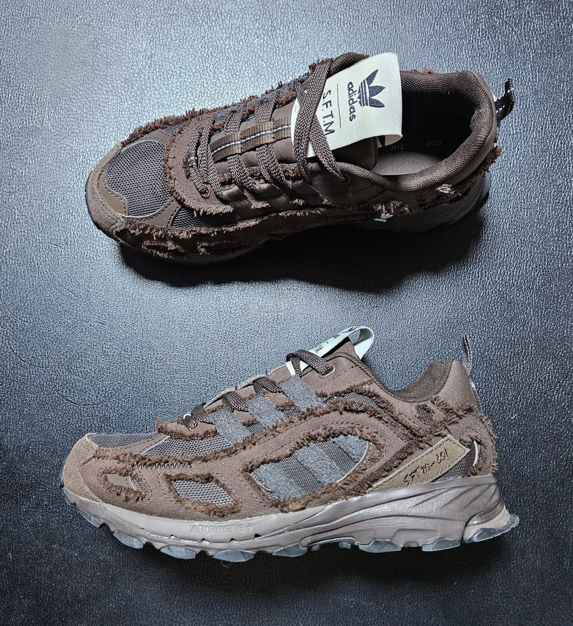 250 아디다스 송포더뮤트 쉐도우터프 다크브라운 상품이미지1