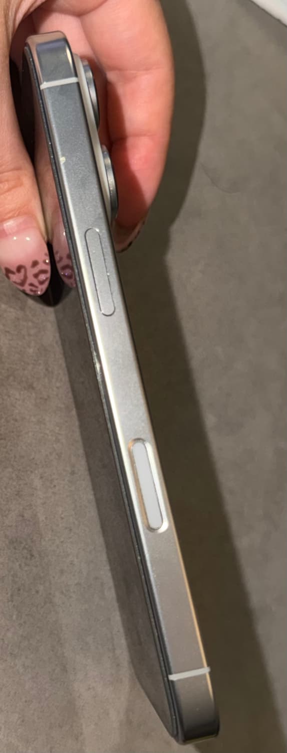 아이폰 16 Pro 화이트 색상 1TB 상품이미지4