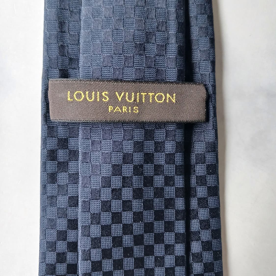 루이비통 실크 네이비 다미에 패턴 넥타이 8cm A+등급 E921
 상품이미지9