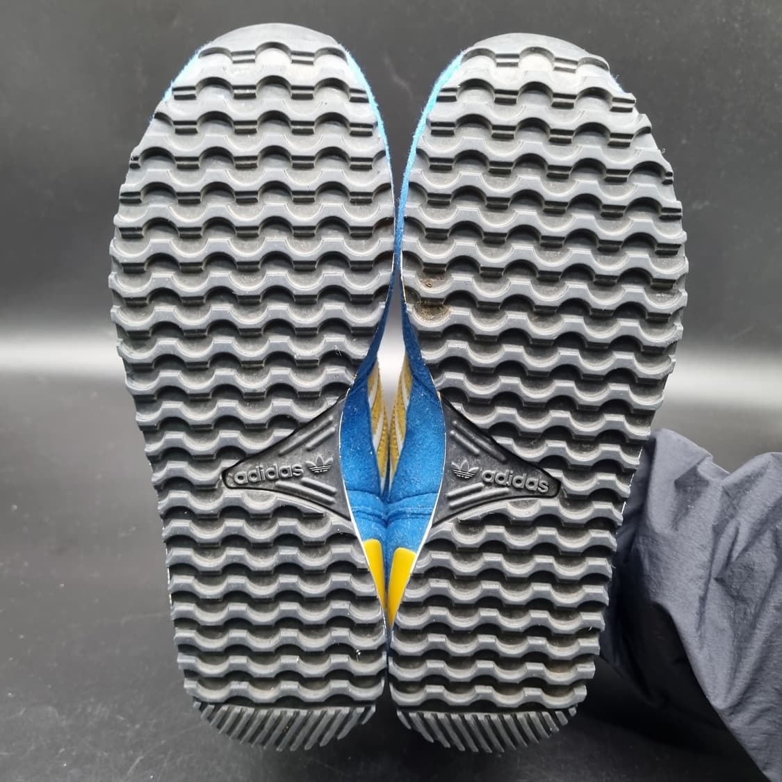 아디다스 ZX700 여성운동화235 상품이미지3