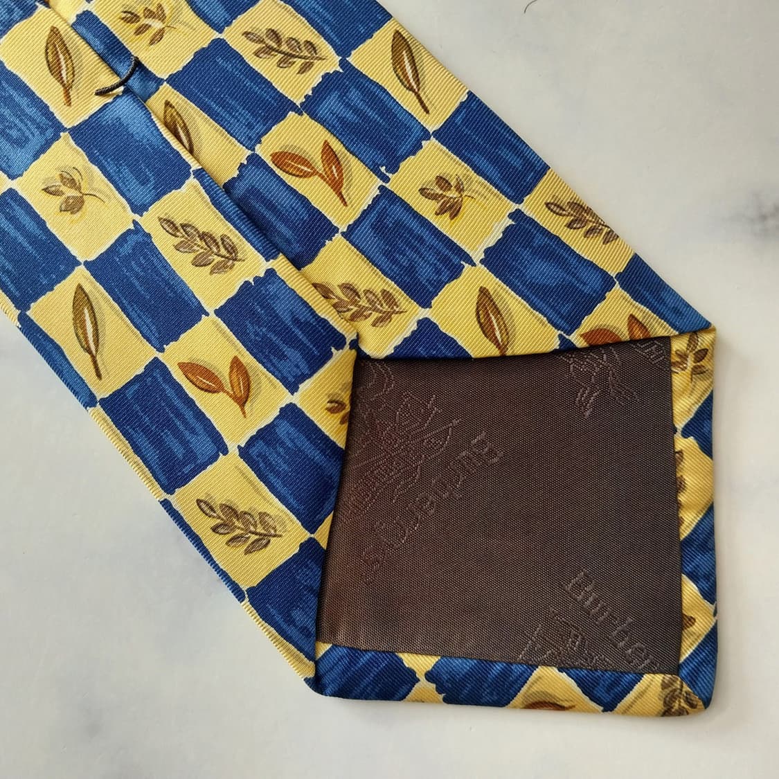 버버리 실크 블루 체크 리프 패턴 넥타이 10cm A+등급 K1772
 상품이미지9