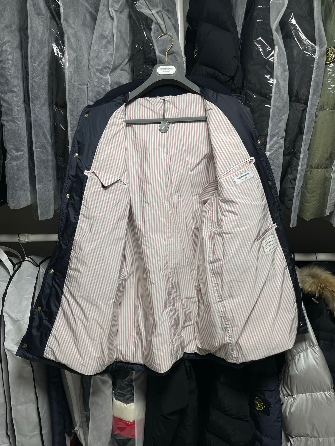 [4사이즈] 톰브라운 매트 나일론 사선 다운 코트 패딩자켓 상품이미지7