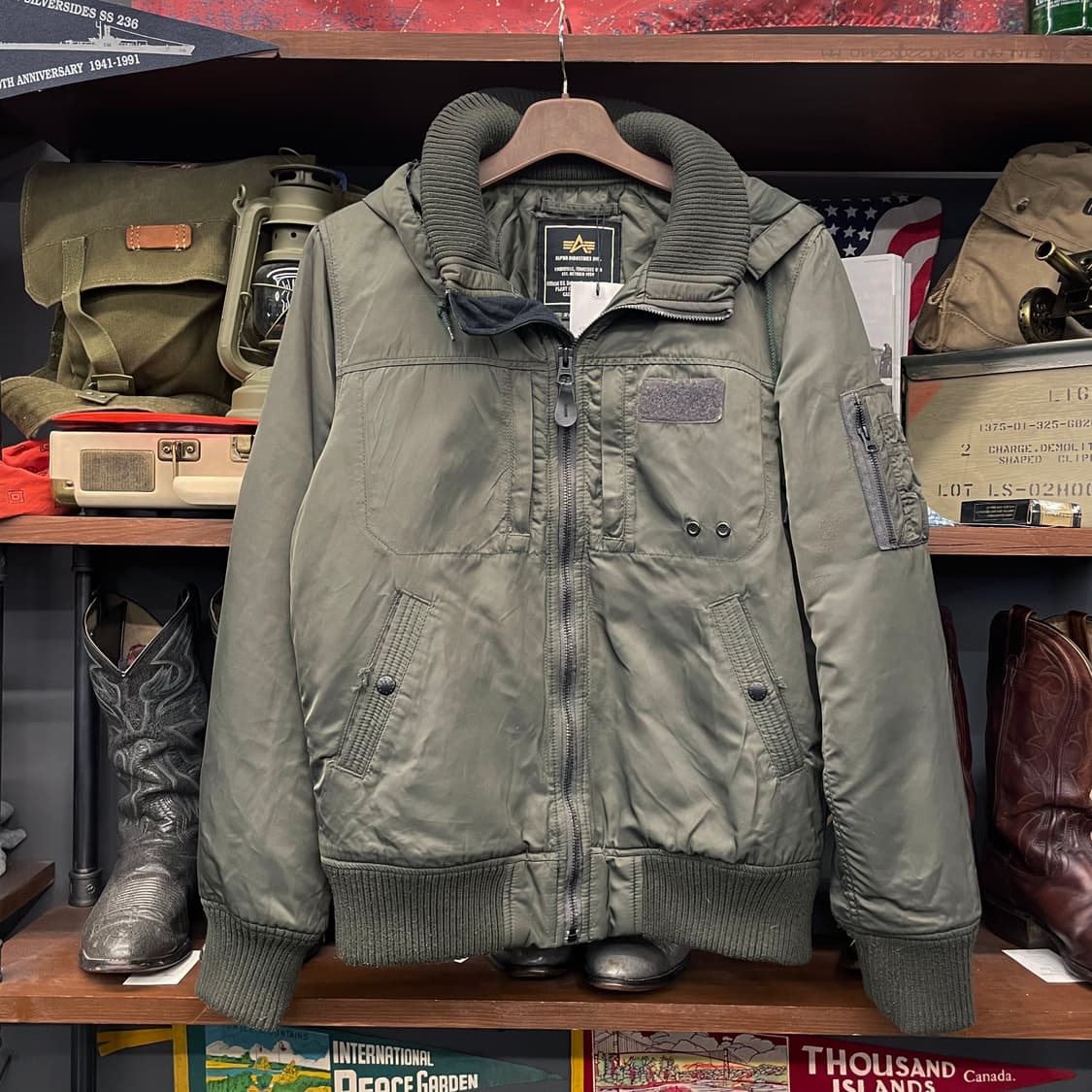 알파 인더스트리 MA-1 후드 탈부착 플라이트 자켓 밀리터리 상품이미지1