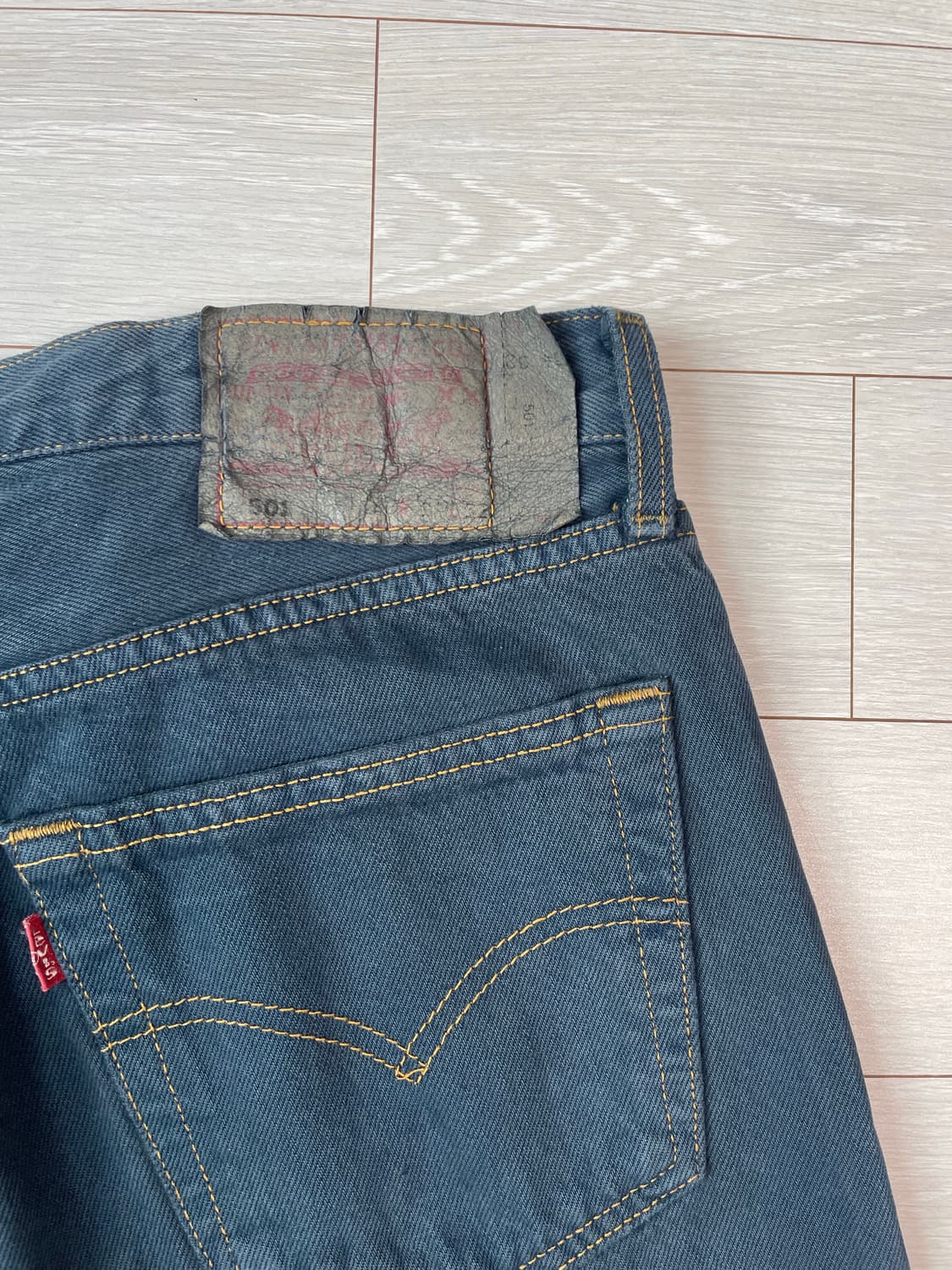 리바이스 501 다크 인디고 데님 팬츠 (옐로우 스티치) 상품이미지5