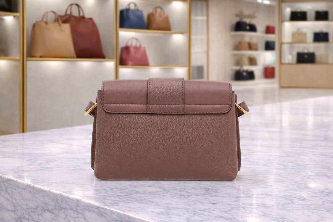 [S급] 버버리 버클 크로스백 판매합니다!!! 상품이미지2