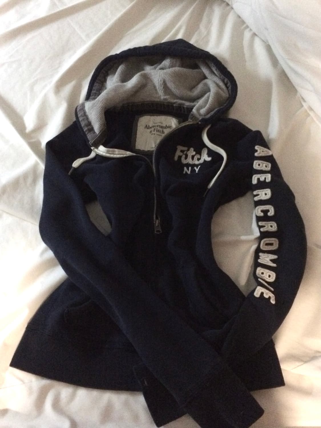 아베크롬비 네이비 딱붙 후드집업 사이드 레터링 상품이미지1