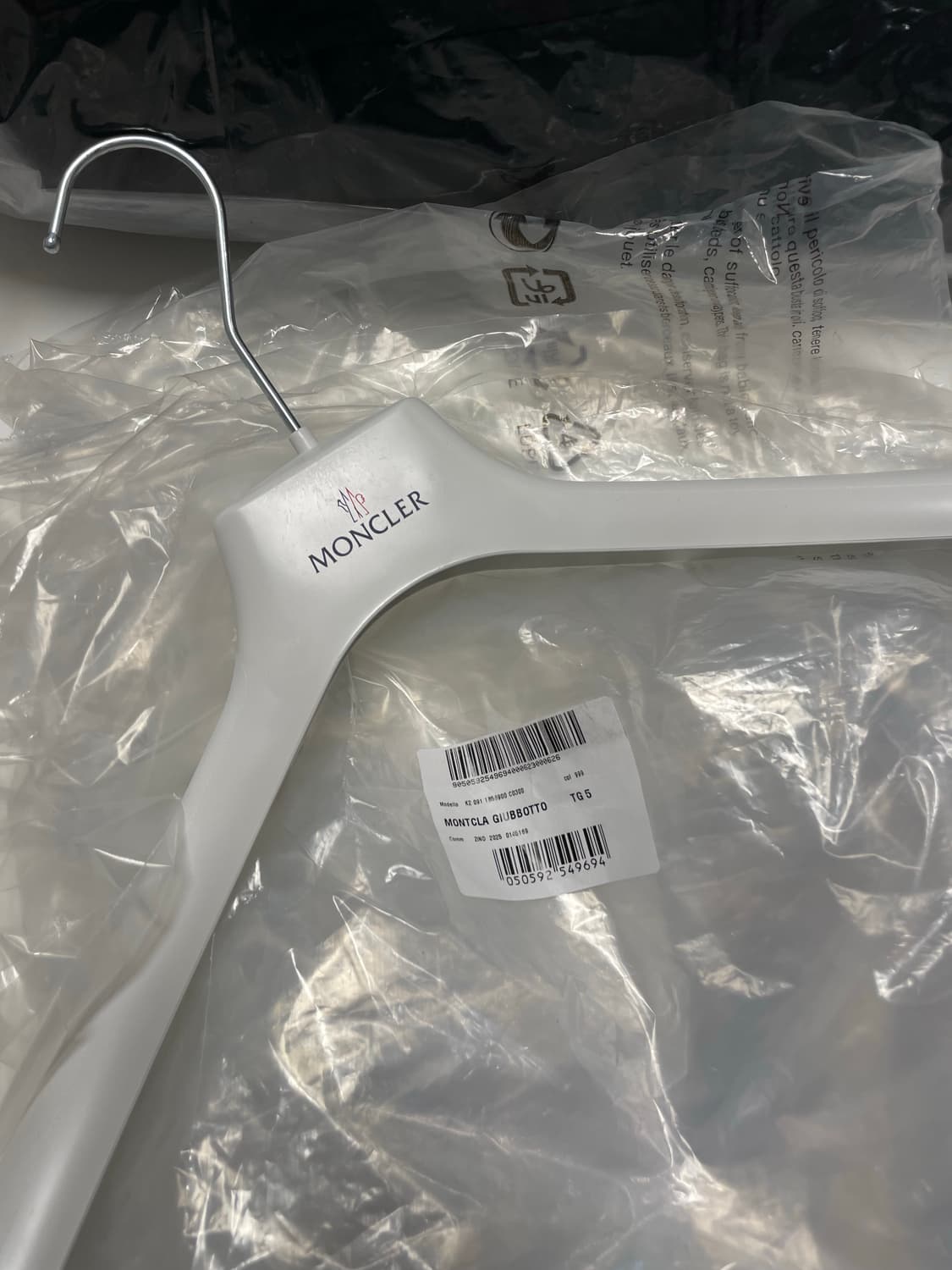 25FW 몽클레어 몽클라 5사이즈 블랙 새상품 판매 상품이미지8