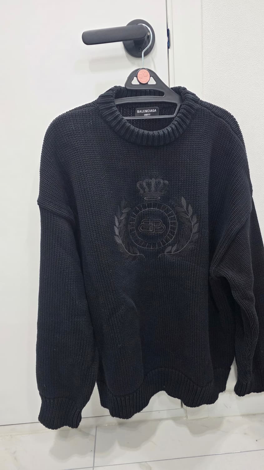 *발렌시아가(Balenciaga)의 'BB  로고 자수 니트스웨터 상품이미지1