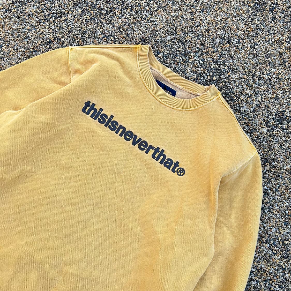 디스이스네버뎃 옐로우 맨투맨 상품이미지2