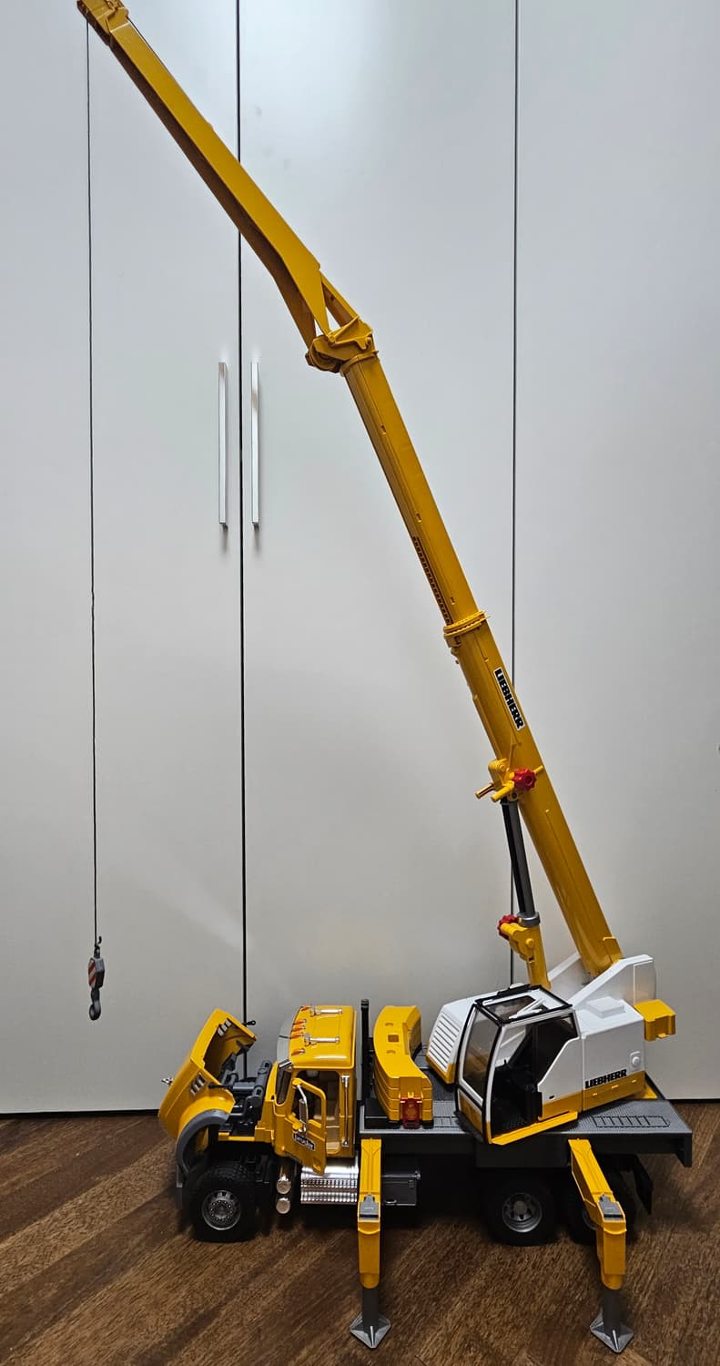 브루더 MACK 크레인 트럭 (LIEBHERR) 상품이미지3