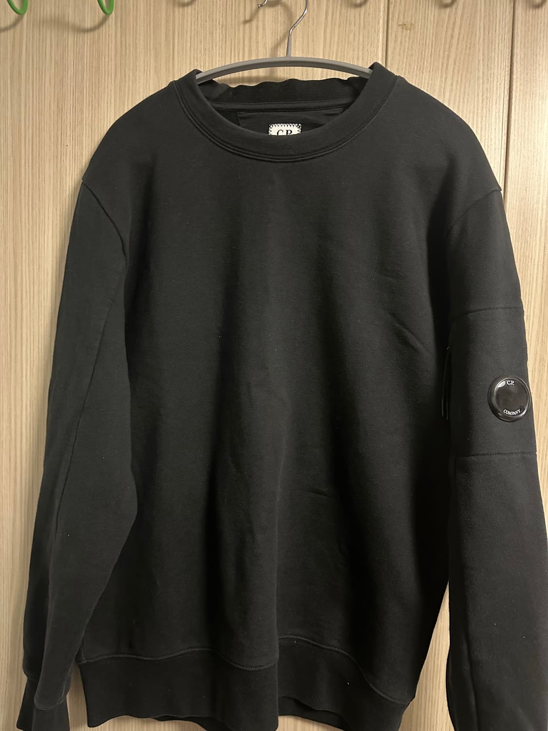 CP컴퍼니 블랙 렌즈 맨투맨 (L) 상품이미지1