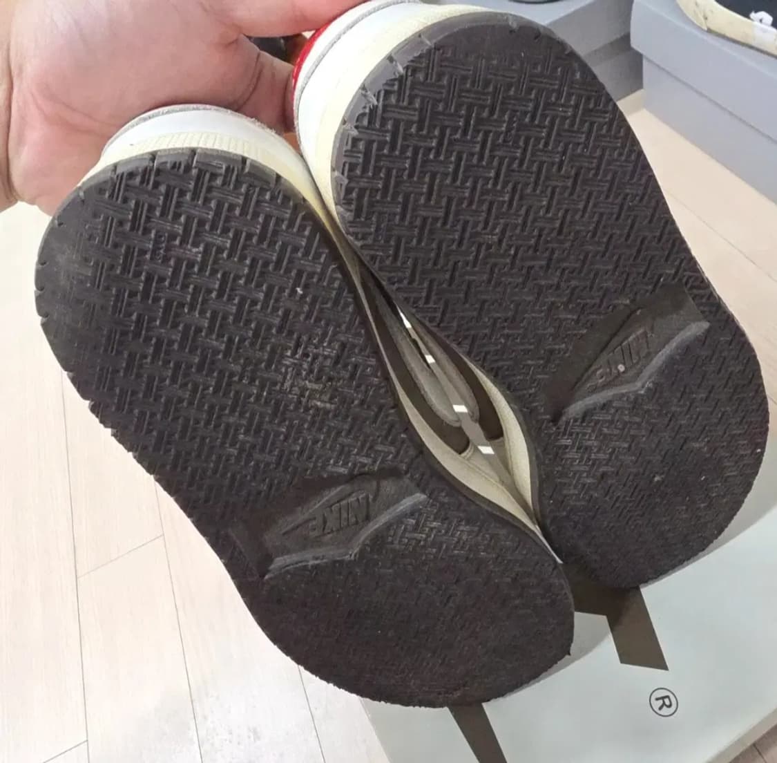 트래비스스캇 조던 리버스 모카 280 (밑창보강) 상품이미지4