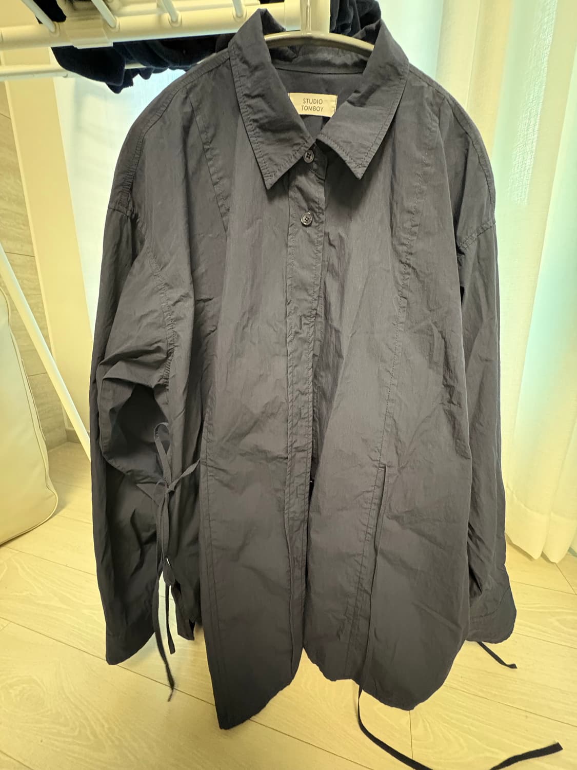 스튜디오 톰보이 셔츠 네이비 상품이미지1