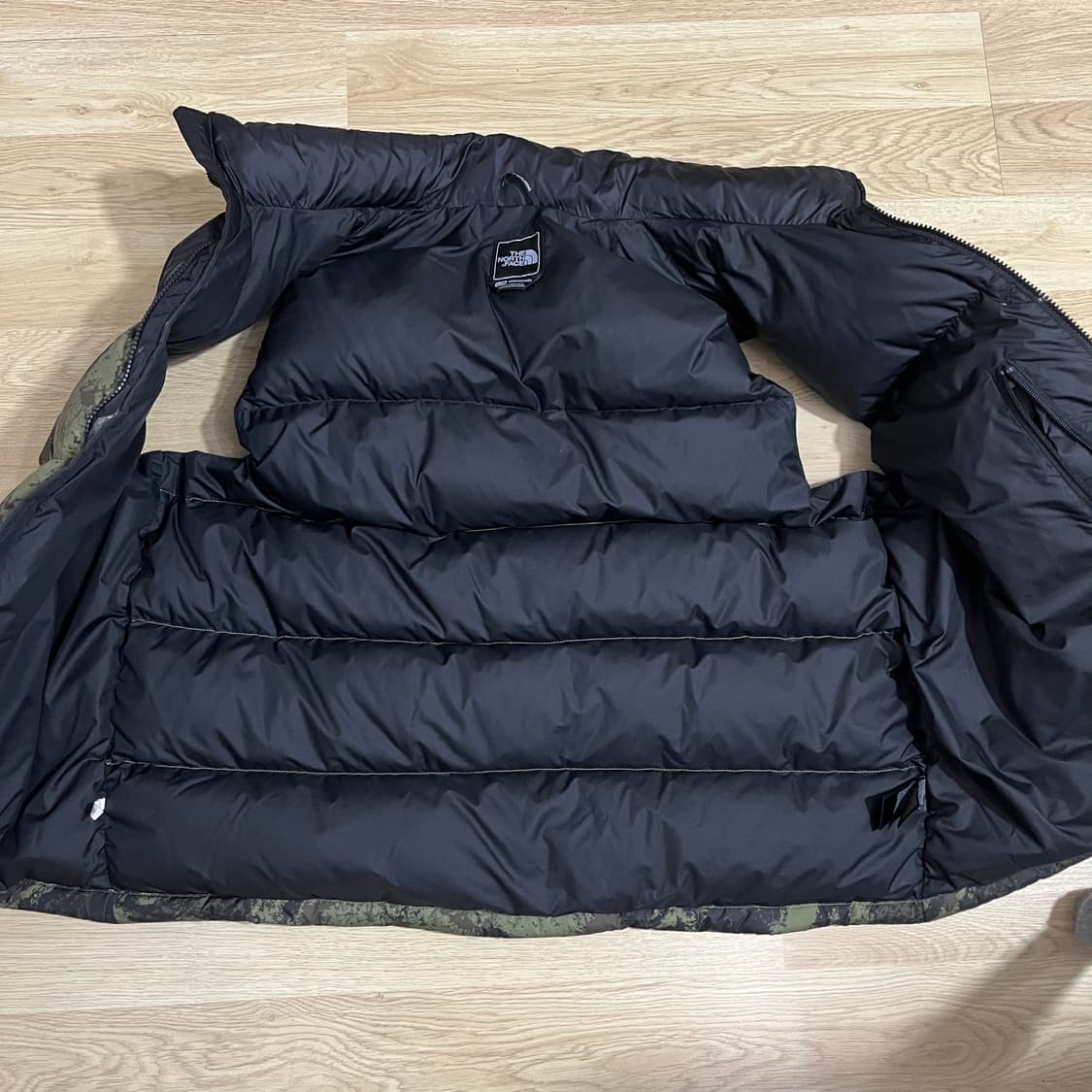[XL] 노스페이스 눕시 700 다운 베스트 (그린 카모/스플래터) 상품이미지5