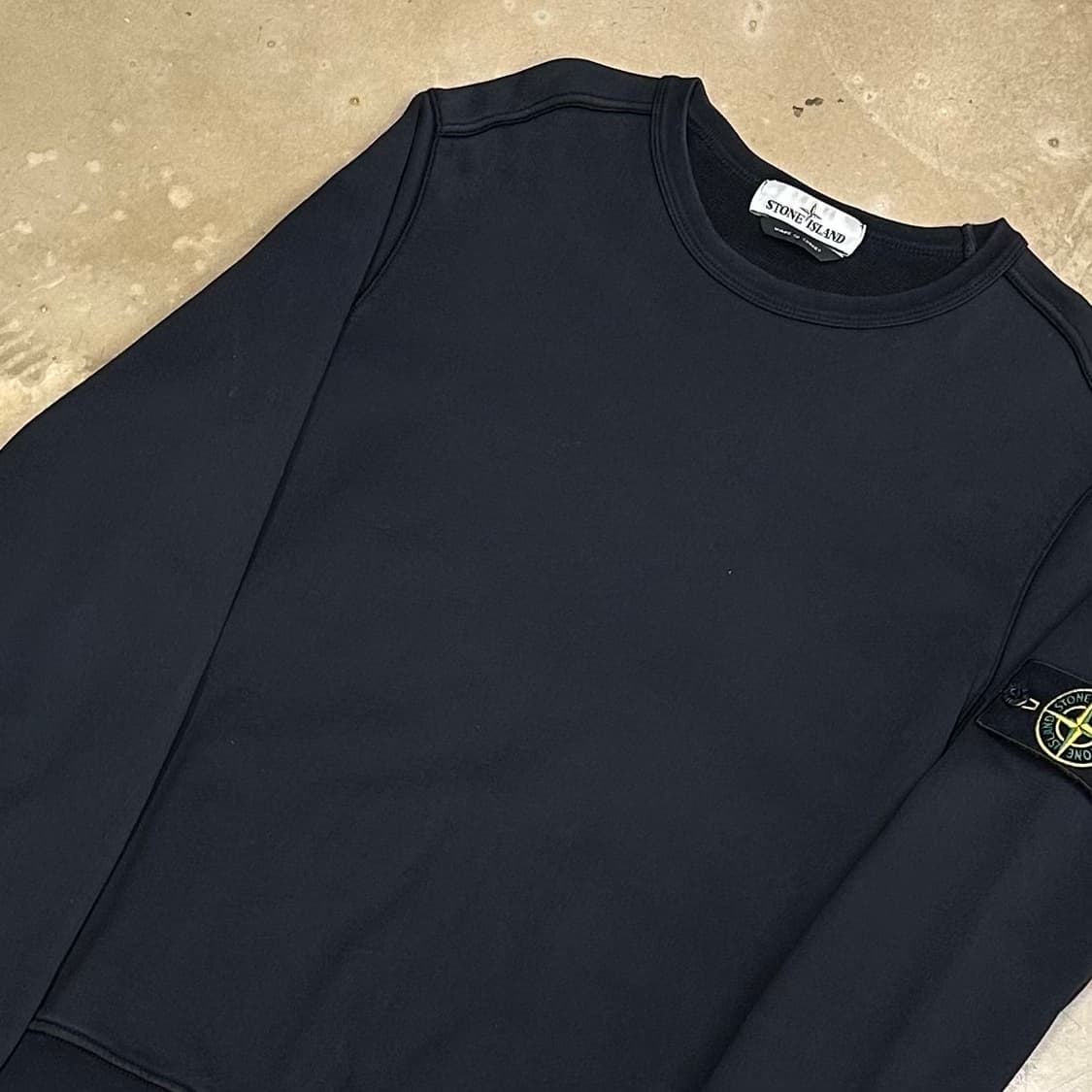 M 스톤아일랜드 블랙 맨투맨 상품이미지1