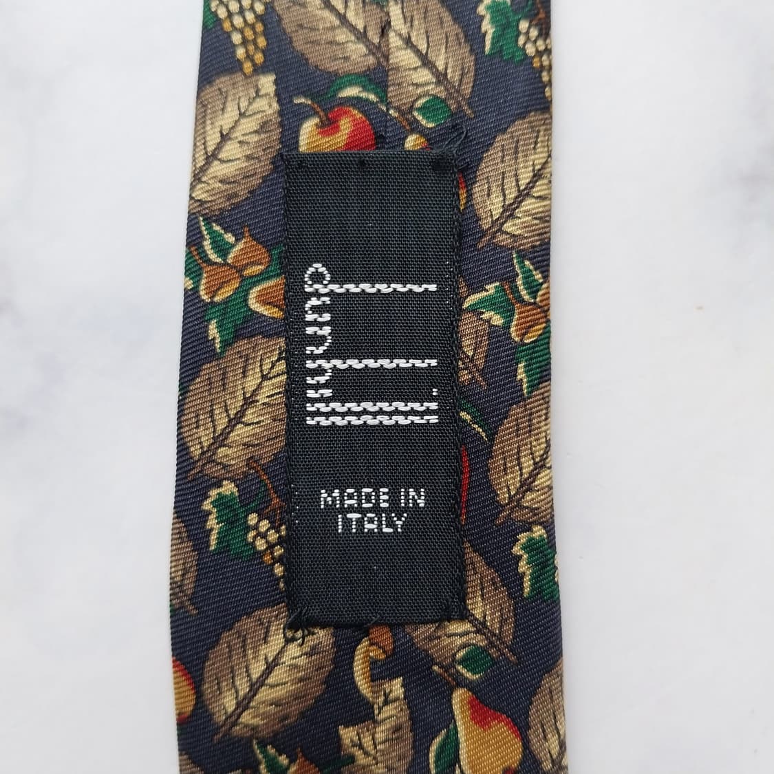 던힐 실크 다크네이비 과일 모티브 넥타이 9.9cm A+등급 K2195 상품이미지8