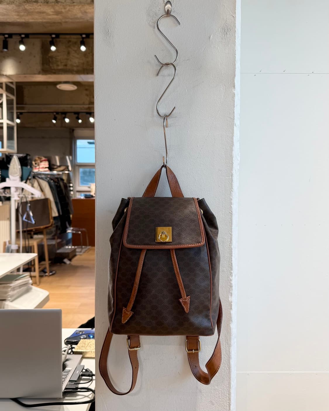 셀린느 브라운 마카담 백팩  상품이미지2