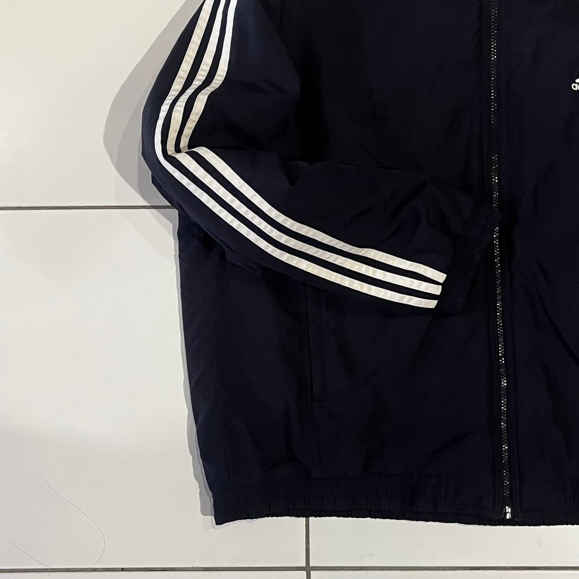 아디다스 올드스쿨 누빔 후드점퍼 네이비 상품이미지3