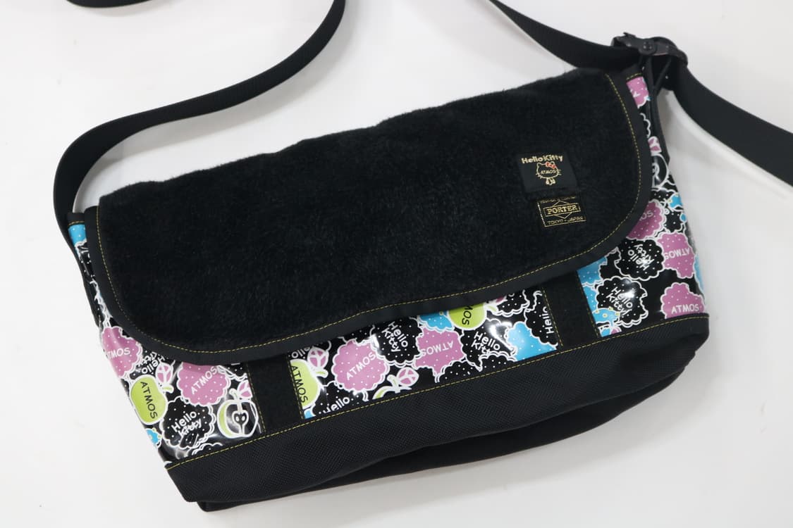 포터 × 아트모스 × HELLO KITTY 콜라보 벨루아 메신저백 상품이미지3