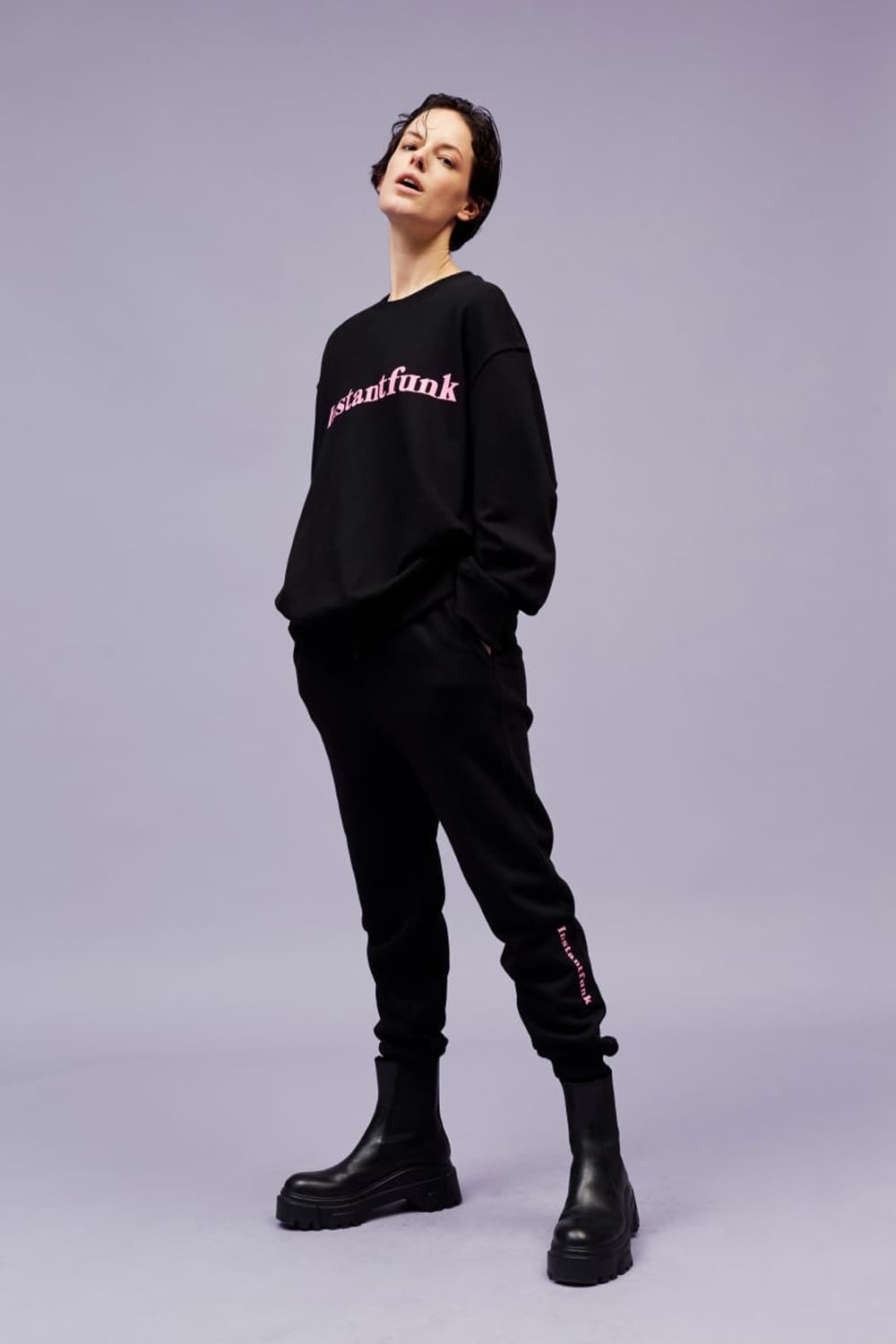 [온앤오프 이션 착용]인스턴트펑크 블랙 맨투맨 상품이미지4