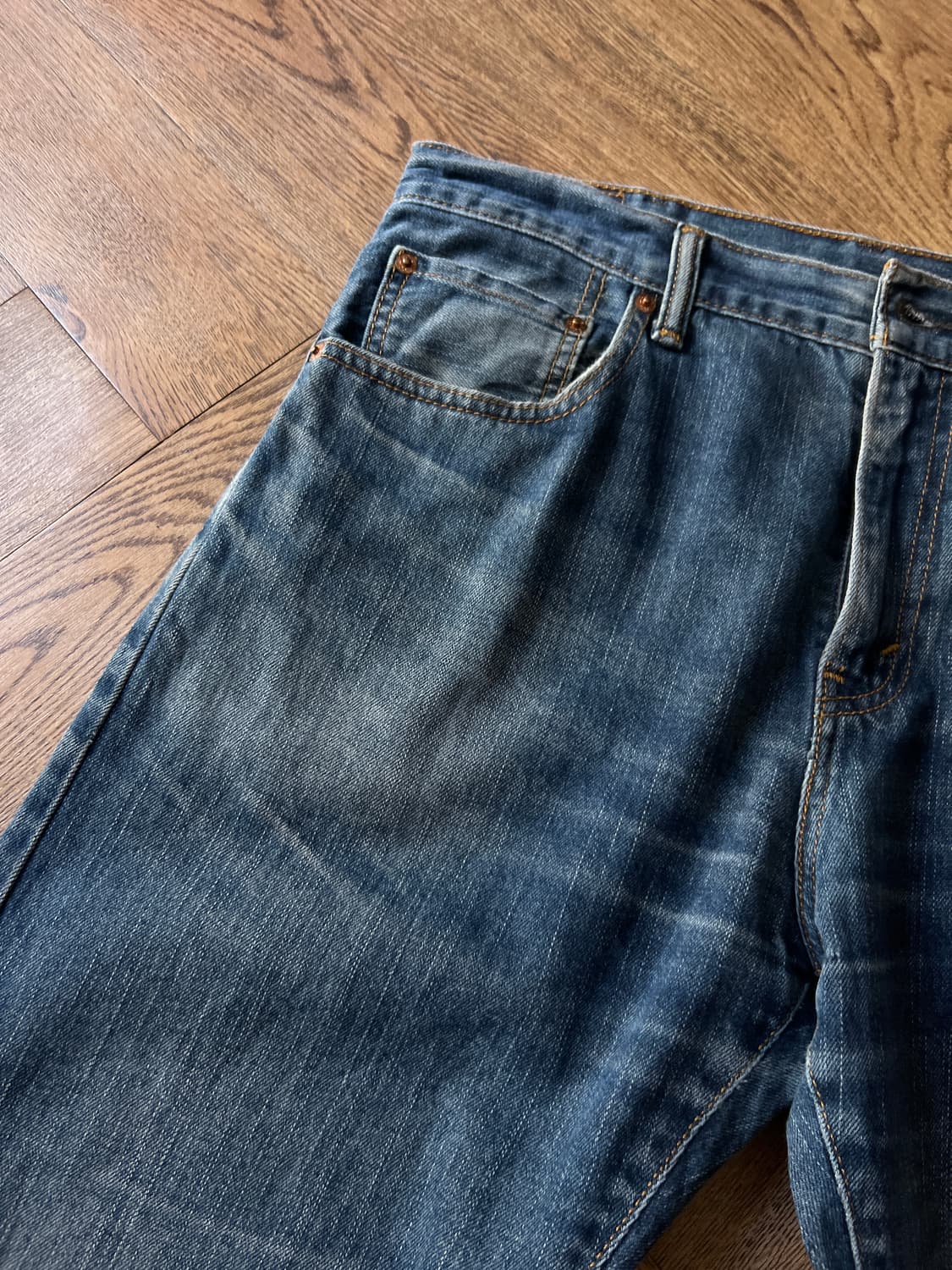[32]리바이스 517 빈티지 페이딩 플레어핏 데님 팬츠 상품이미지4