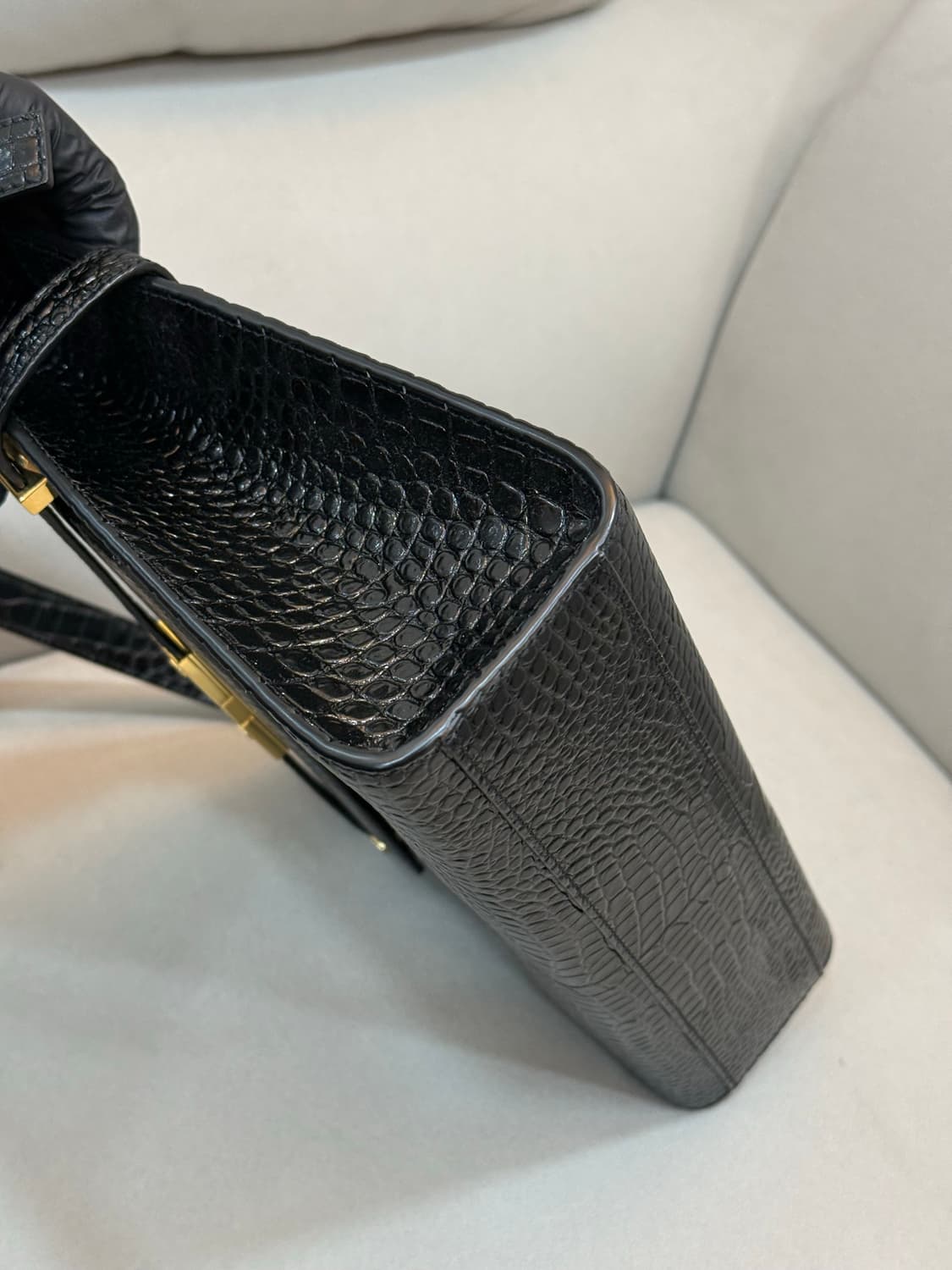 생로랑 블랙 크로커다일 엠보스 맨해튼 숄더백 상품이미지8
