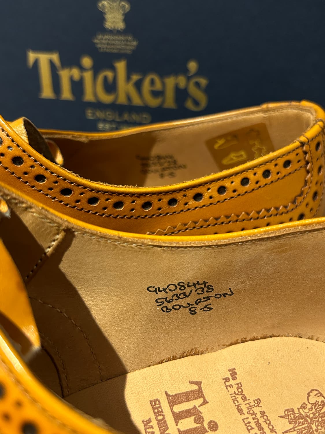 Tricker’s Acorn Antique Derby Brogues 상품이미지3