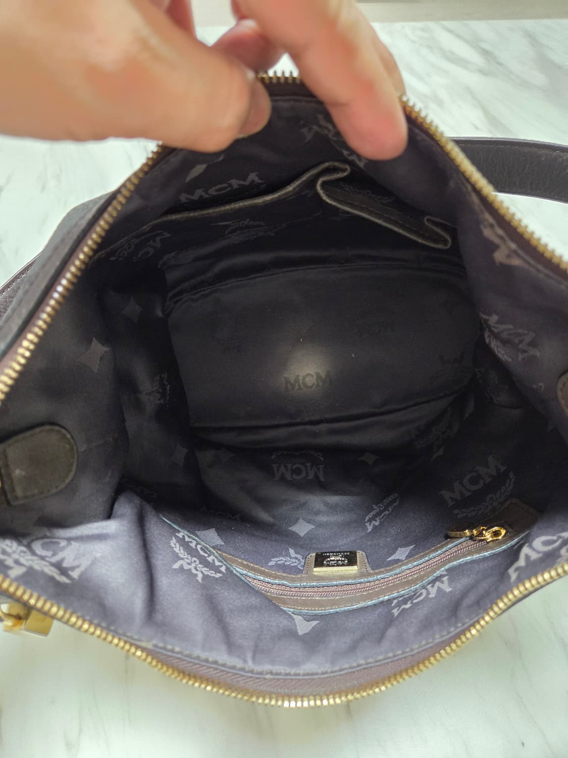 MCM 비세토스 그레이 호보백 상품이미지8