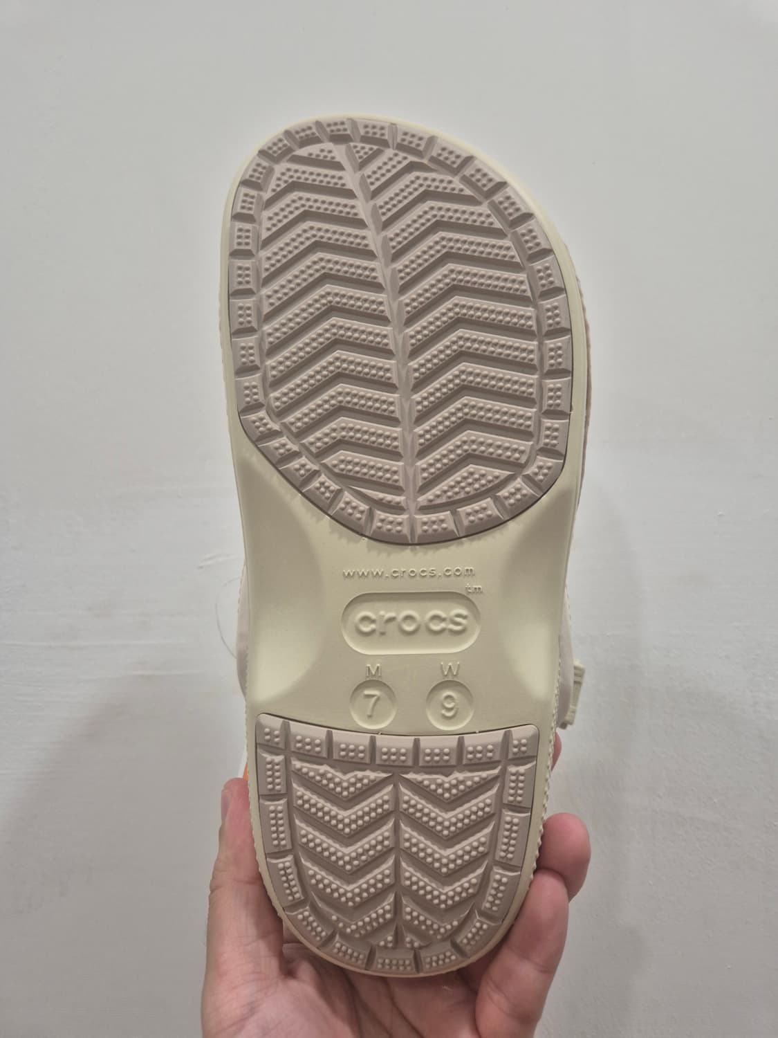 [새상품/260] 크록스 클래식 에너지 러닝 베스트 클로그 뉴트럴 상품이미지4