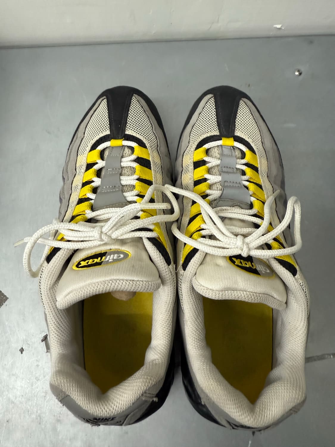 NIKE AIR MAX 95 TOUR YELLOW 상품이미지4