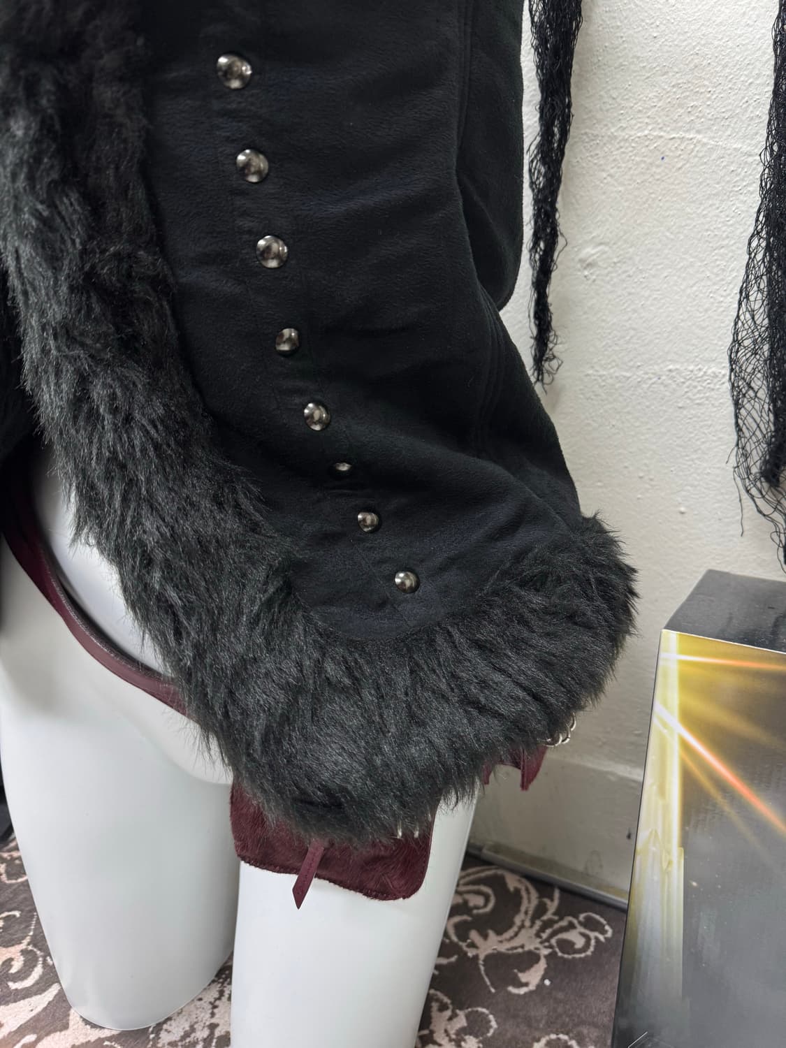 Buvrus vkei fake fur stud vest 상품이미지5