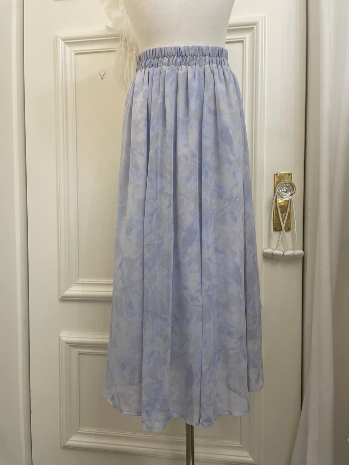 EARTH blue flower back banding skirt 상품이미지4