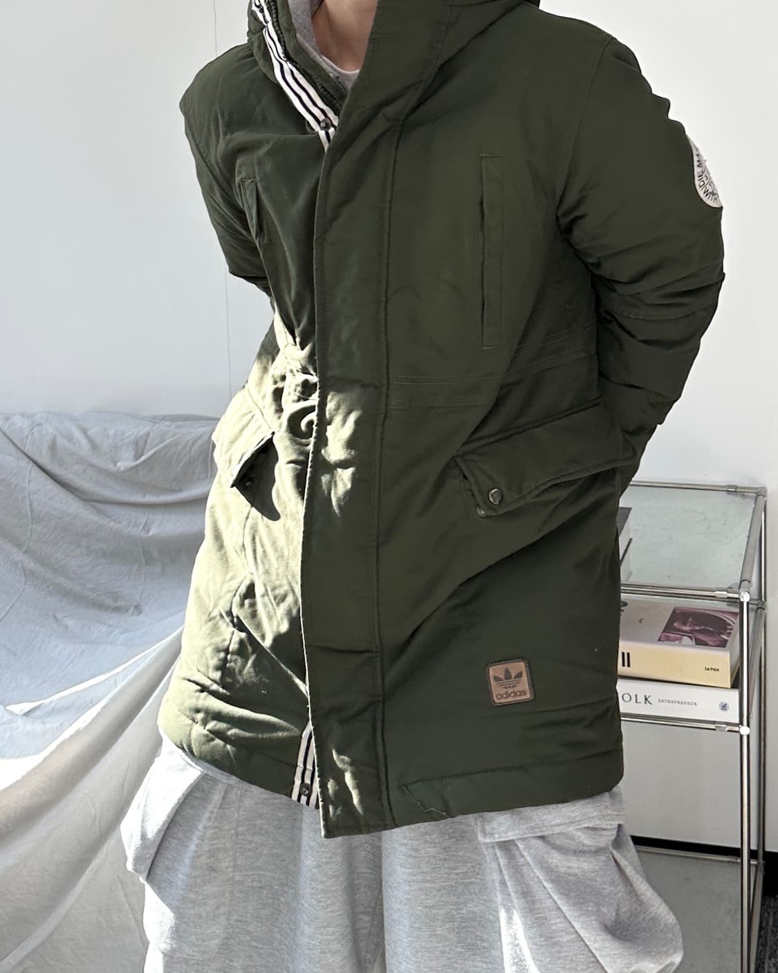 아디다스 카키 올리브 다운 파카 100 상품이미지2