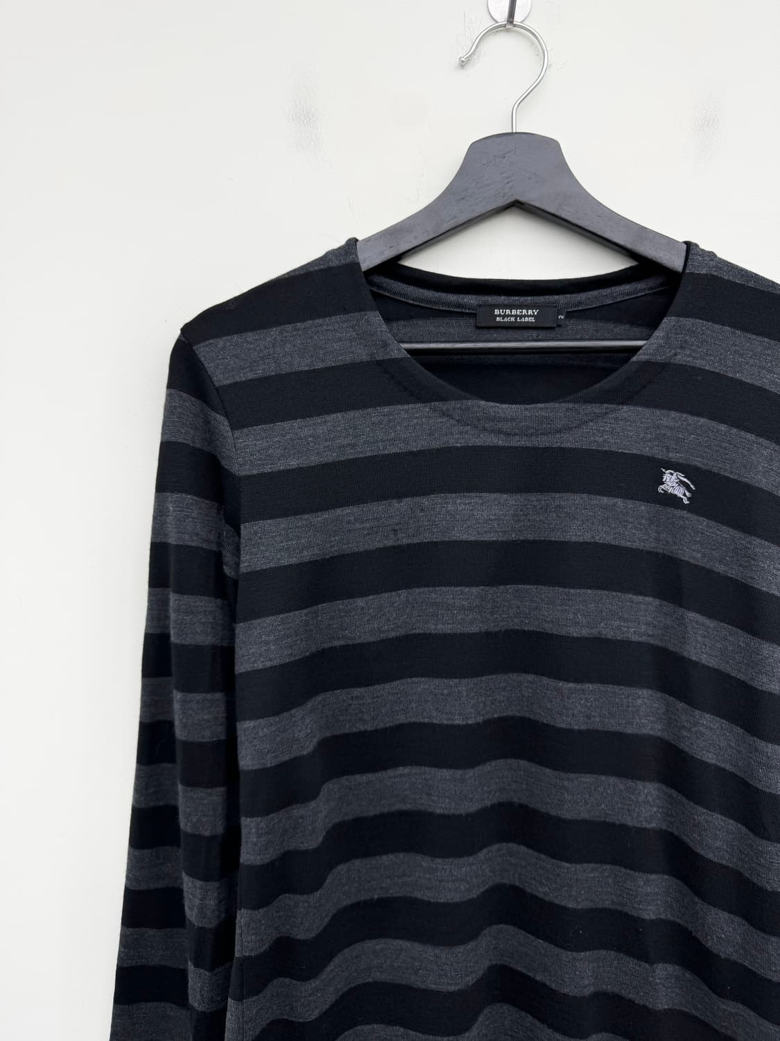 버버리 블랙라벨 블랙 스트라이프 롱슬리브 니트 상품이미지2