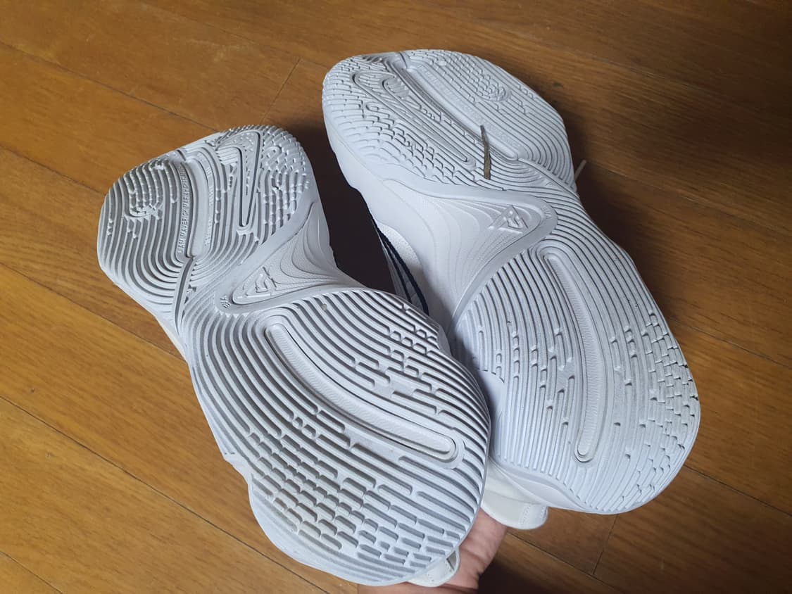 나이키 야니스 화이트 250 상품이미지4