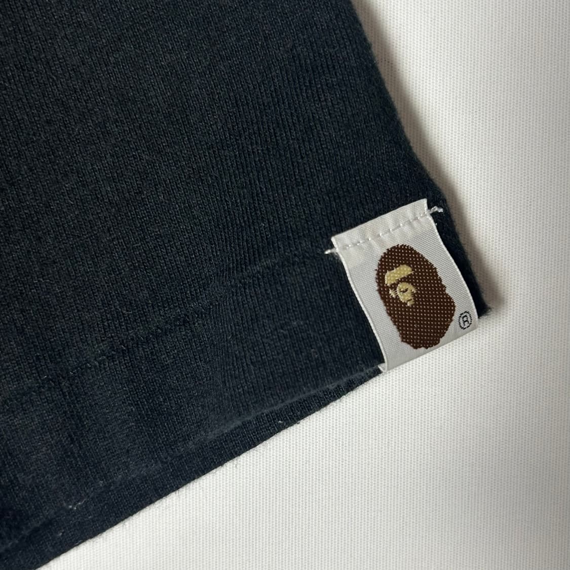 [BAPE] 00s 베이프 골드 사루로고 프린팅 반팔티셔츠 상품이미지4