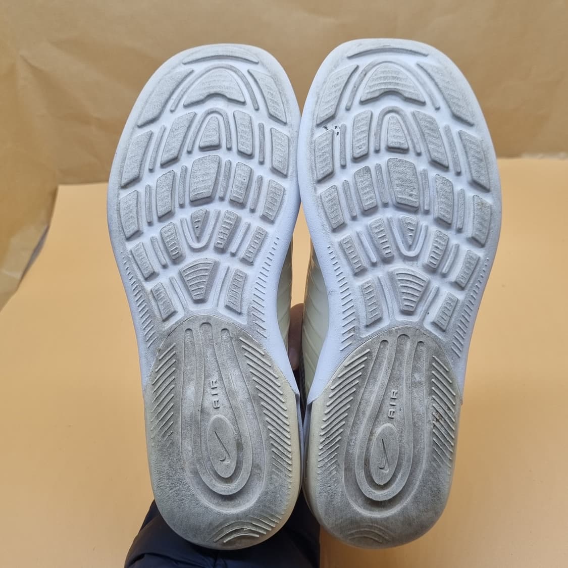 나이키 에어맥스 엑시스 여성운동화230. 상품이미지3