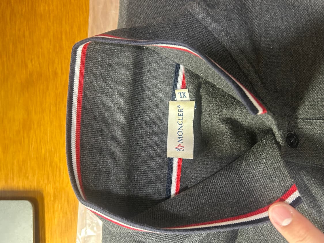 몽클레어 로고패치 삼선 PK 카라 남성 긴팔 티셔츠 챠콜 XL 83480 상품이미지3