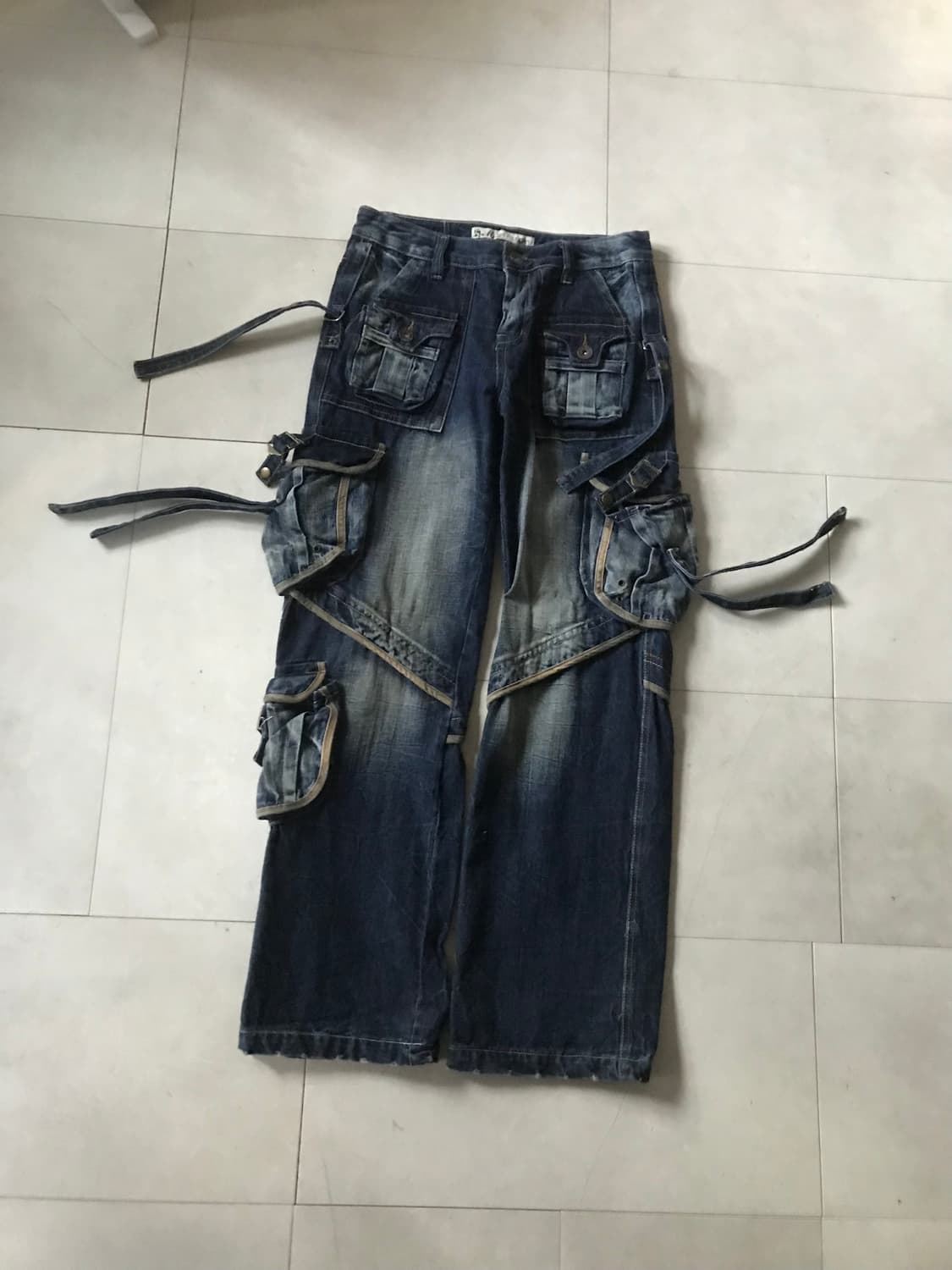 워시드 스트랩디테일 데님카고팬츠 상품이미지6