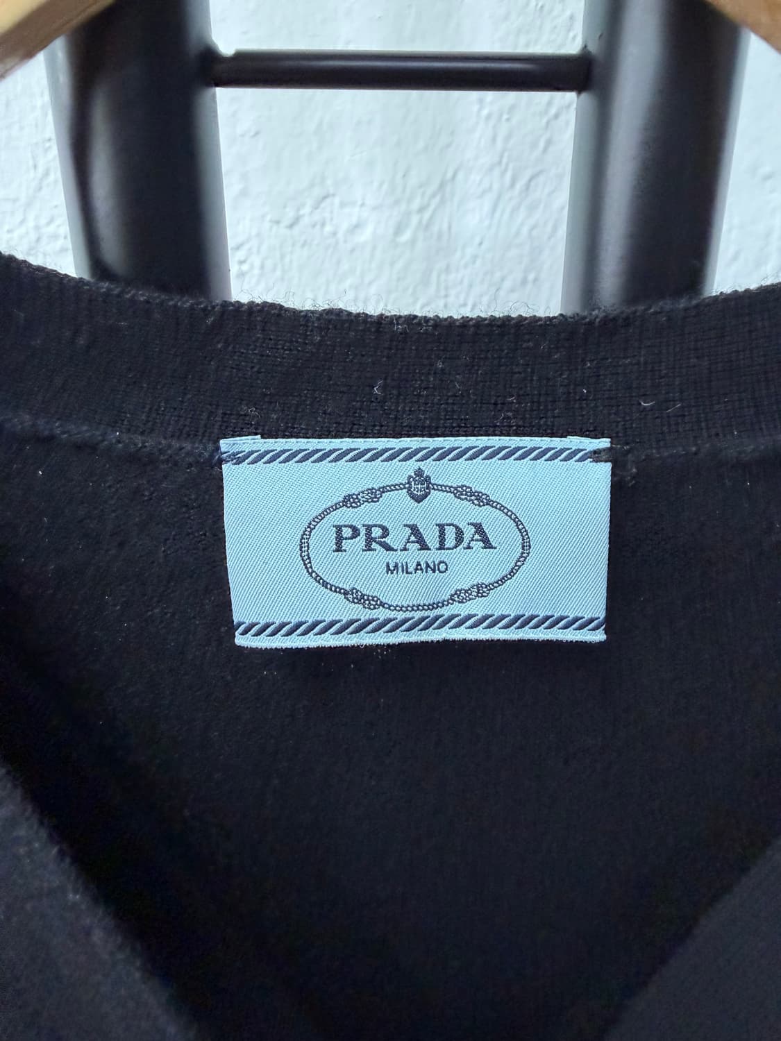 정품) 프라다 여성 블랙 가디건 38 상품이미지6