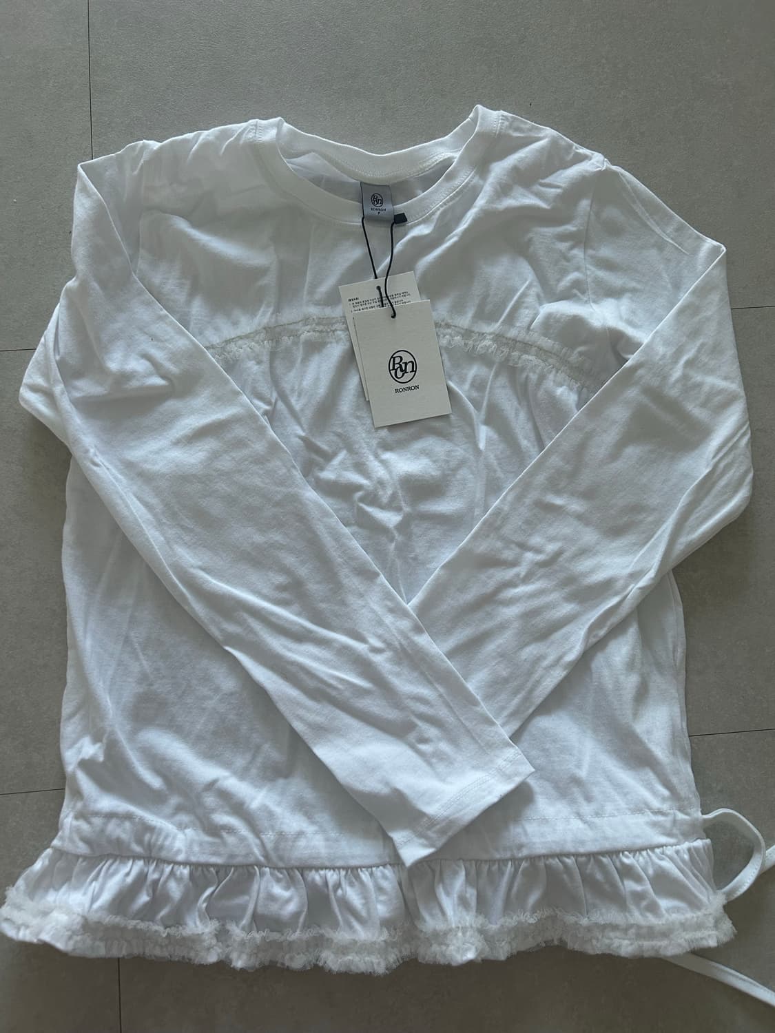 론론 FRILL SHIRRING T SHIRT 새상품 상품이미지1